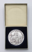Auktion 346<br>Medaille, Grenztruppen  der DDR, versilbert, orig. Etui, D-6cm.