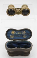 Auktion 347<br>kl. Opernglas, Perlmuttauflage, um 1900, Lederetui, Optik ok