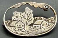 Auktion 373<br>Silberbrosche mit Landschaftsdarstellung, kl. Onyx , 3x2 cm, 4,13 gr