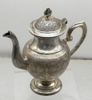 Auktion 373 / Los 11011 <br>Kaffeekanne auf Stand, versilbert, H-21 cm