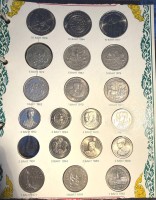 Auktion 373 / Los 6017 <br>blaues M&uuml;nzalbum mit ca. 85 div. M&uuml;nzen (auch 2x2 Euro??), alles ungepr&uuml;ft, kompl. M&uuml;nzsatz Thailand (Baht) ab ca. 1966