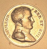 Auktion 373 / Los 6028 <br>Medaille "Napoleon" verso &Uuml;bergabe eines Schiffes an die siegreiche engl. Marine, wohl 1815, starke Gebrauchsspuren, D-4 cm