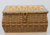Auktion 373 / Los 13004 <br>Handgeflochtener N&auml;hkorb &auml;lter , guter Zustand .
