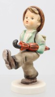 Auktion 373 / Los 9023 <br>Eine Hummel-Figur von Goebel ,,Hinaus in die Ferne  ''