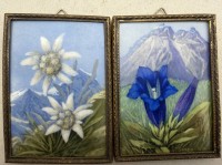Auktion 373 / Los 9031 <br>2 handgemalte kl. Fliesen mit Alpenblumen, Messingrahmen, sign. Hans Frey, ca. 9,5x7 cm