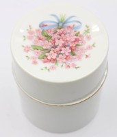 Auktion 373<br>Eine F&uuml;rstenberg Deckeldose ,, Florales Dekor ''