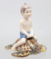 Auktion 373<br>Royal Copenhagen Porzellanfigur aus der Millennium Collection  - Frederik auf einer Schildkr&ouml;te.