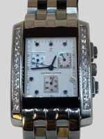 Auktion 373 / Los 2080 <br>Quartz Chronograph "Jaques Cantani"  Modell Valencia, Geh&auml;use besetzt mit  Swarowski Steinen, Ref. Nr. 990, ETA/Schweizer Quartzwerk, in Holzkasten mit Wertgutachten von 2003 (850&euro;) anh&auml;ngendes Preisschild 1499 Euro Neupreis, gut erhalten, Werk nicht gepr&uuml;ft, in Holzkasten