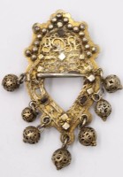 Auktion 373<br>antikes Brautherz Silber (gepr.)  vergoldet . oben Buchstaben (Name IDA ?) 