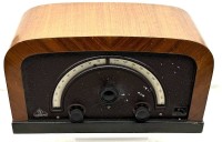 Auktion 373<br>Siemens 31W R&ouml;hrenradio aus dem Jahr 1930/31 , Holzgeh&auml;use mit Metallfront ca. 38 cm Breite, 23 cm H&ouml;he, 16 cm Tiefe , Funktion nicht gepr&uuml;ft