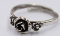 Auktion 373<br>Ring mit Rose, 925er Silber, RW 51, 2,0 Gramm