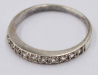 Auktion 373<br>Ring mit wei&szlig;en Steinen, 925er Silber, RW 62, 2,3 Gramm