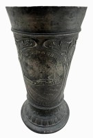 Auktion 373 / Los 7024 <br>Jugendstil-Zinnbecher mit Seiner Majest&auml;t und S.M.S Nassau