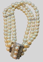 Auktion 373<br>3 reihiges Perlenarmband mit massiver Silberschliesse-835-, L-20 cm