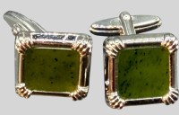 Auktion 373<br>Paar Silber-835- Manchettenkn&ouml;pfe mit gr&uuml;nen Steinplatten, ca. 1,5x1,5 cm, 14,7 gr