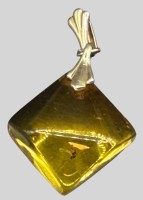 Auktion 373<br>kl. Silber-835- Kettenanh&auml;nger, gelber Stein, 3,56 gr