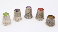 Auktion 373 / Los 11022 <br>5 diverse Fingerh&uuml;te teilweise Silber mit Schmucksteinen .