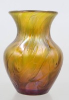Auktion 373 / Los 10037 <br>Gelb-orange Vase ist aus der Serie "Arte Nova" von Schott Zwiesel, gefertigt im Jugendstil.