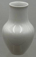 Auktion 373<br>weisse Vase "KPM"  Berlin, Zeptermarke, H-17 cm