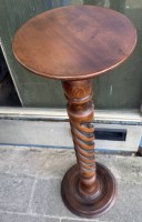Auktion 373 / Los 14010 <br>Blumens&auml;ule, gedrechseltes Holz, H-90 cm, D-24 cm
