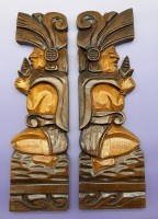 Auktion 373 / Los 15522 <br>2 Wandapplikationen, Maya, wo0hl Guatemala, H-40,5 cm, B-12 cm