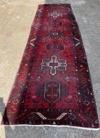 Auktion 373 / Los 13008 <br>langer Orientl&auml;ufer "Lambaran" 345x 103 cm, Gebrauchsspuren