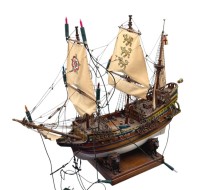 Auktion 373 / Los 16066 <br>gr. Holz-Segelschiffmodell, belegt mit Lichterkette, H-47 cm, L-ca. 57 cm