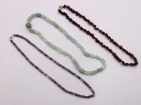 Auktion 373<br>3x div. Halsketten, Amethyst, Aquamarin u. Granatsplitter, ca. L-42cm
