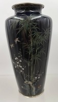 Auktion 373 / Los 15535 <br>gr. Cloisonne Vase, Bambus und Kirschbl&uuml;tendekor, H-24 cm