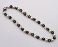 Auktion 373<br>Perlenkette, bicolor, Magnetschlie&szlig;e, ca. L-40cm
