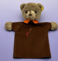 Auktion 373<br>Steiff Handpuppe "B&auml;r" Knopf+Fahne
