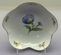 Auktion 373<br>5-eckige Meissen Schale mit Blumenmalerei, 14,5x14,5 cm, Schwerter durchschliffen