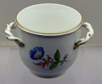 Auktion 373<br>Meissen Blumen&uuml;bertopf, Blumenmalerei, 1.Wahl, H-11 cm, D-12 cm