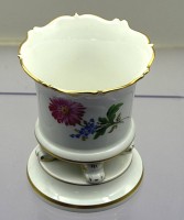 Auktion 373<br>Vase wie vorher "Meissen" Blumen, 1.Wahl, H-9 cm, D-7 cm
