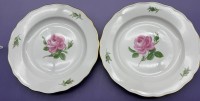 Auktion 373<br>2 Mittelteller "Meissen" rote Rose, 2.Wahl, D-20 cm