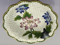Auktion 373 / Los 15543 <br>Cloisonne Reisschale mit Blumen, H-6 cm, D-15,5 cm