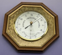 Auktion 373 / Los 16096 <br>Wand-Wetterstation "Lufft", Holzrahmen, D-27 cm