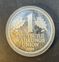 Auktion 373<br>Feinsilber-999- Medaille "Deutsche W&auml;hrungsunion 1990", boxed, ca. 23,8 gr., D-4 cm