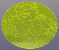 Auktion 373 / Los 4063 <br>Elina Ruohonen (1970)  "Lachender auf gelben Acryl" rund D-30 cm, siehe https://elinaruohonen.net/ oder turku art museum, finnische K&uuml;nstlerin, viele Ausstellungen auch in Deutschland,