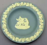 Auktion 373<br>runde Schale "Wedgwood", blau/weiss, D-11,5 cm