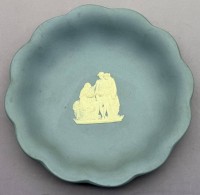 Auktion 373<br>runde Schale "Wedgwood", blau/weiss, D-11 cm