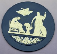 Auktion 373<br>runde Plakette "Wedgwood", D-18 cm, blau/weiss