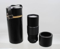 Auktion 373 / Los 14541 <br>Upsilon Tele 200mm f/3.5 Manuellfokus-Teleobjektiv, optisch gut erhalten, Funktion nicht gepr&uuml;ft