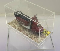 Auktion 373<br>Motorroller "Heinkel Tourist" in Display, 15x8 cm, Metall
