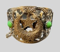 Auktion 373<br>osmanisches Armband im Ethno-Stil, versilbert, Gewicht: 45 Gramm, 7 cm x 6,2 cm, Innenma&szlig;e: 6,5 cm x 5,3 cm, H&ouml;he: 4,7 cm
