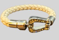 Auktion 373<br>Armband "S.Oliver" versilbert, klare Steine, Kunststoff-Schnur
