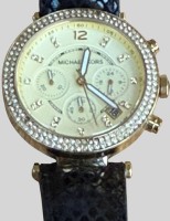Auktion 374 / Los 2008 <br>Michael Kors MK2316 Ladies Goldfarben, Quartz Chronograph, Datum in der 4, Rand besetzt mit Stra&szlig;?, Werk l&auml;uft, orig. Krokoband, kaum getragen