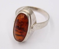 Auktion 374<br>835er Silber-Ring mit Bernstein, Fischland, 3,5gr., RG 61
