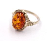 Auktion 374<br>925er Silber-Ring mit Bernstein, &auml;lter,  3,5gr., RG 60