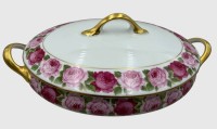 Auktion 374<br>gr. ovale Jugendstil-Deckelterrine mit Rosendekor "Royal Limoges" H-15 cm, L-33 cm